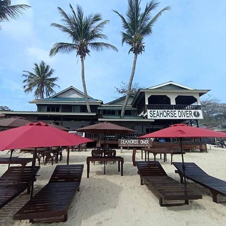 Seahorse Diver Guesthouse Kampong Pasir Panjang  المظهر الخارجي الصورة