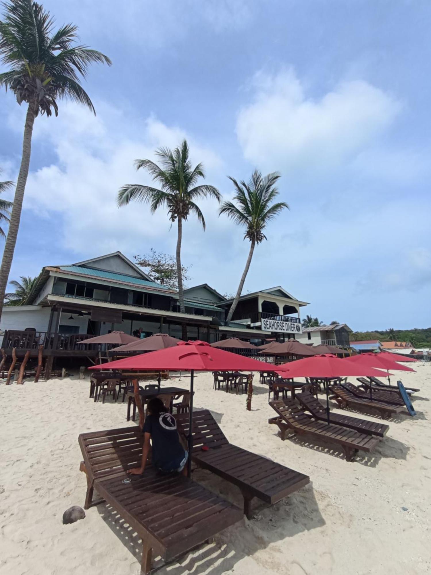 Seahorse Diver Guesthouse Kampong Pasir Panjang  المظهر الخارجي الصورة