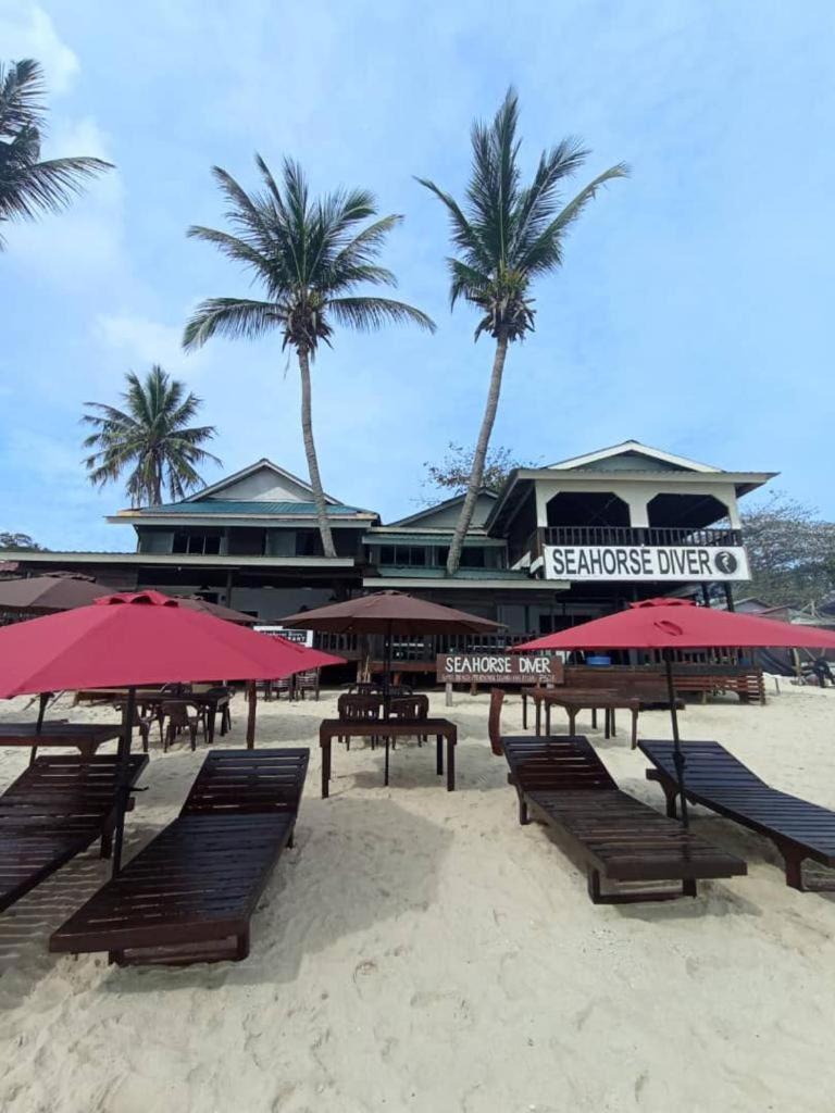 Seahorse Diver Guesthouse Kampong Pasir Panjang  المظهر الخارجي الصورة