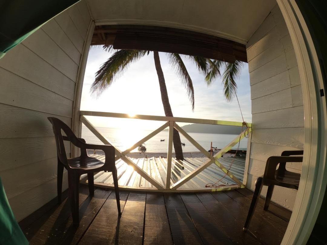 Seahorse Diver Guesthouse Kampong Pasir Panjang  المظهر الخارجي الصورة